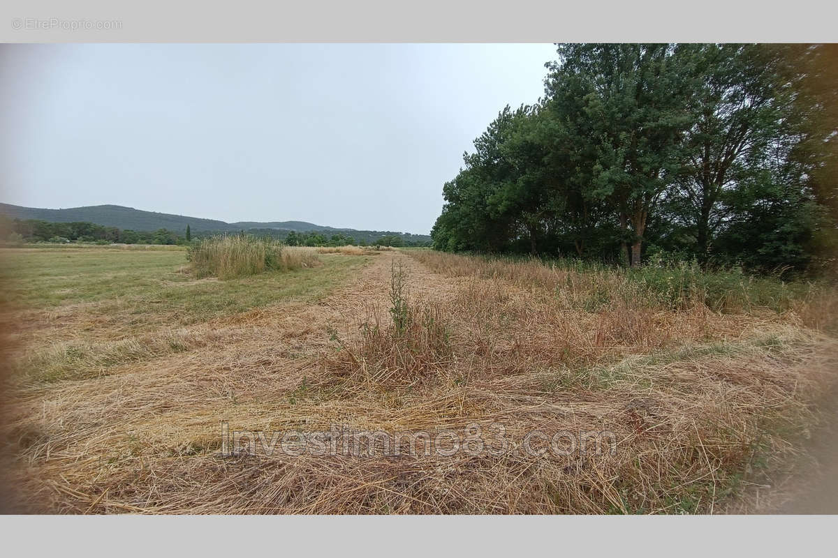 Terrain à GAREOULT