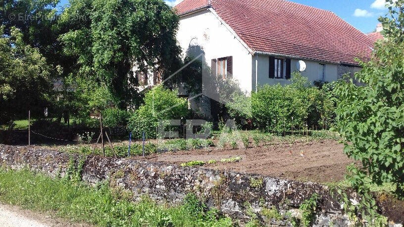 Maison à MARNAY