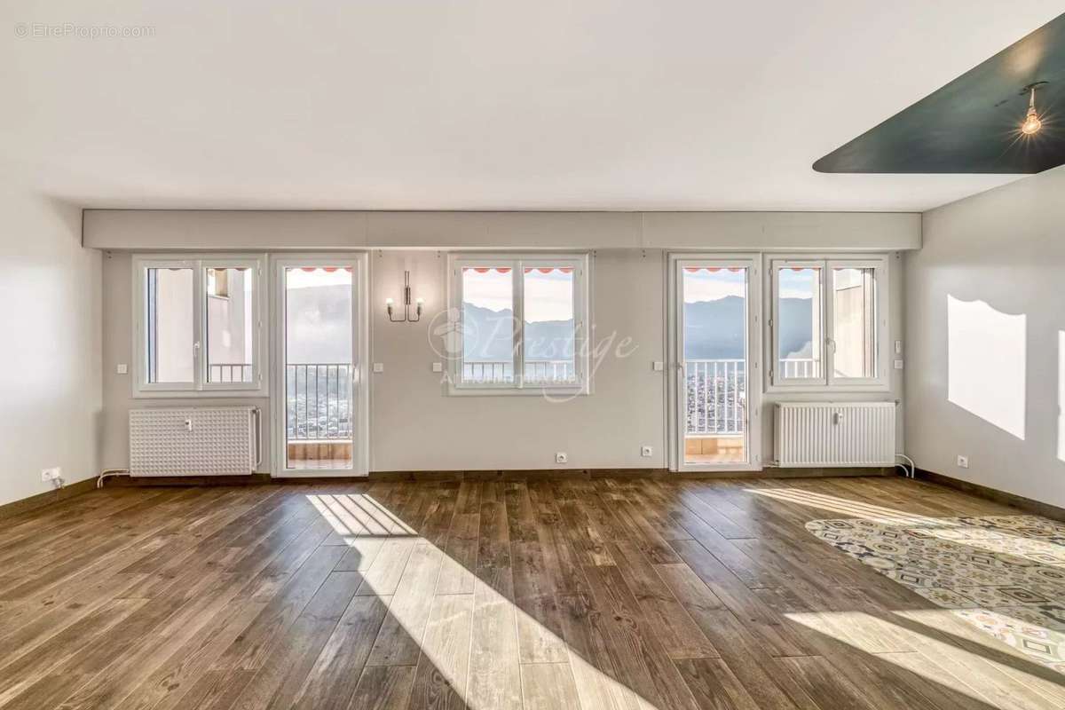 Appartement à AIX-LES-BAINS