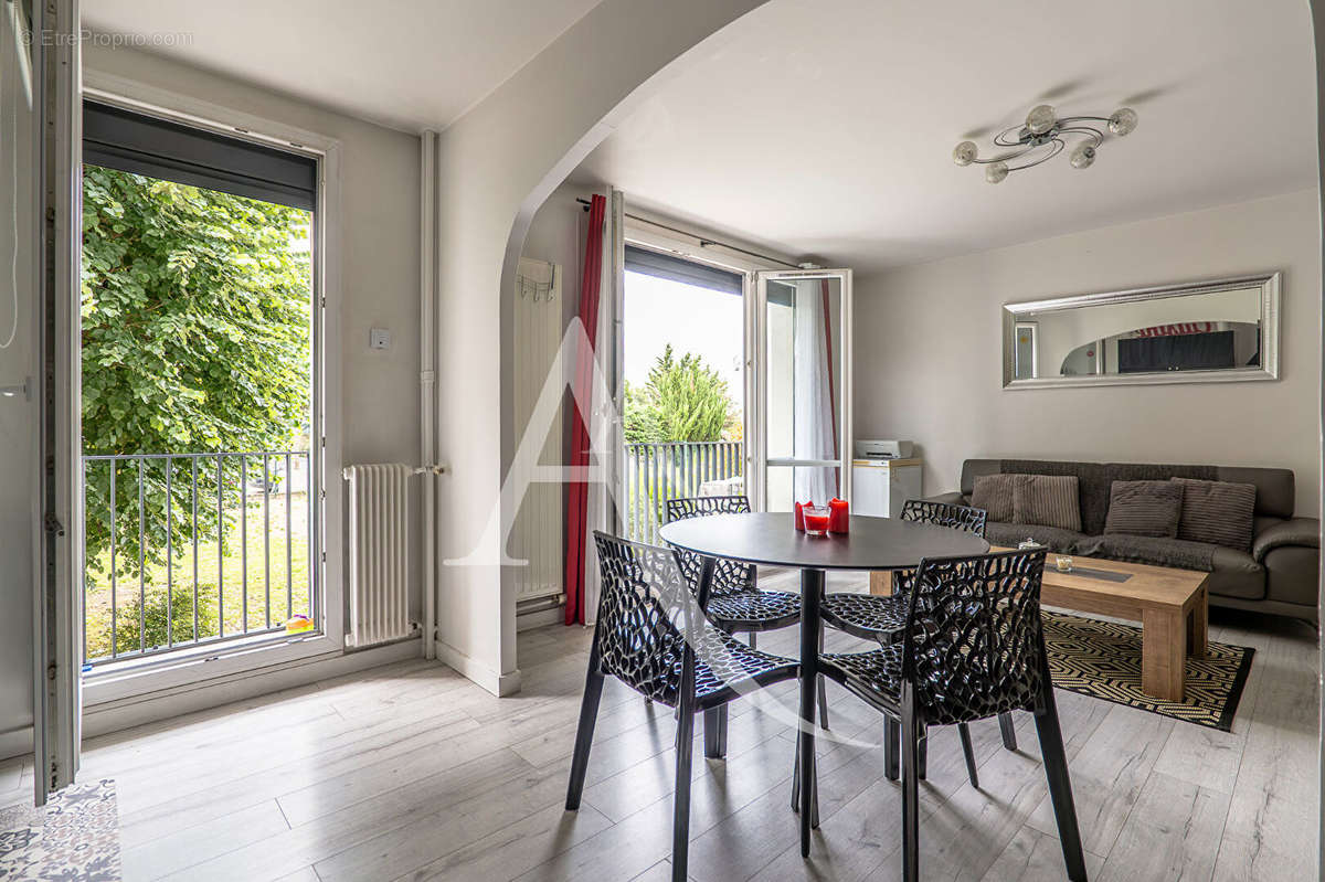 Appartement à LIMEIL-BREVANNES