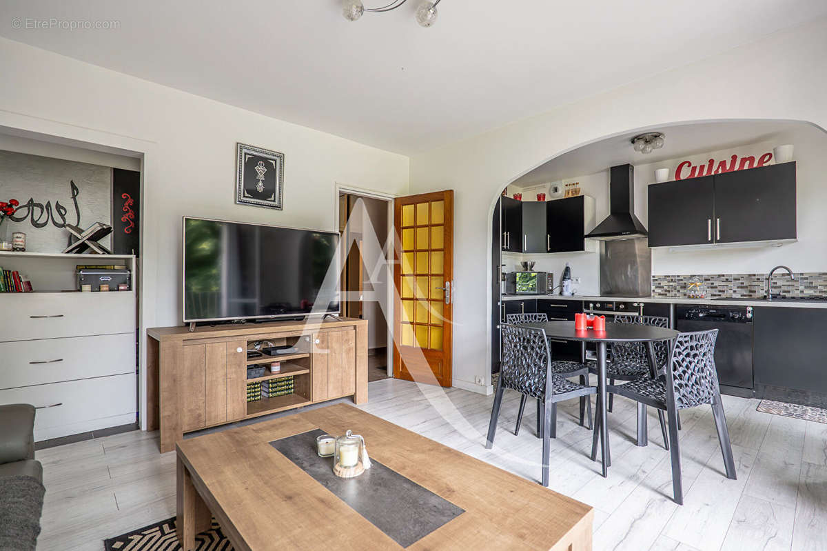 Appartement à LIMEIL-BREVANNES