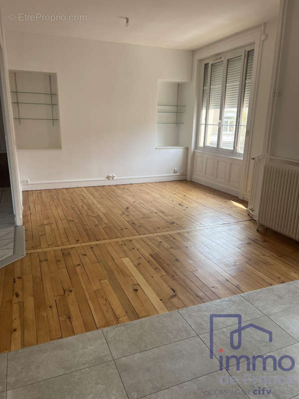 Appartement à SAINT-ETIENNE