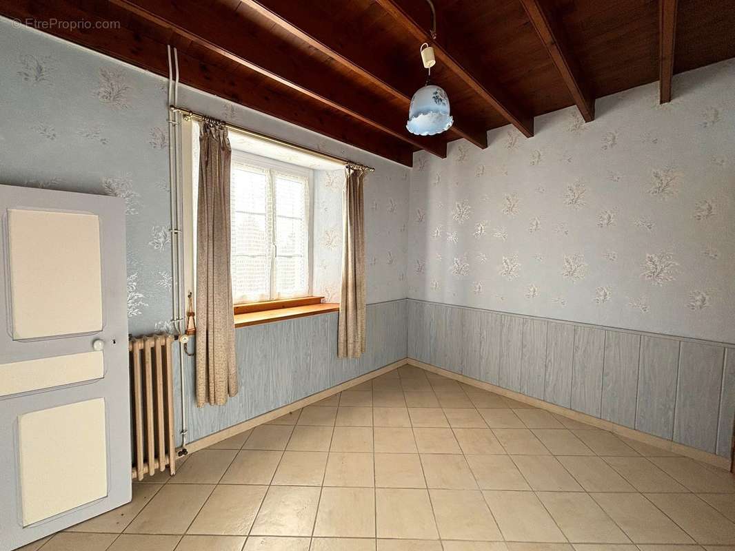 La chambre au RDC.  - Maison à VARENGUEBEC