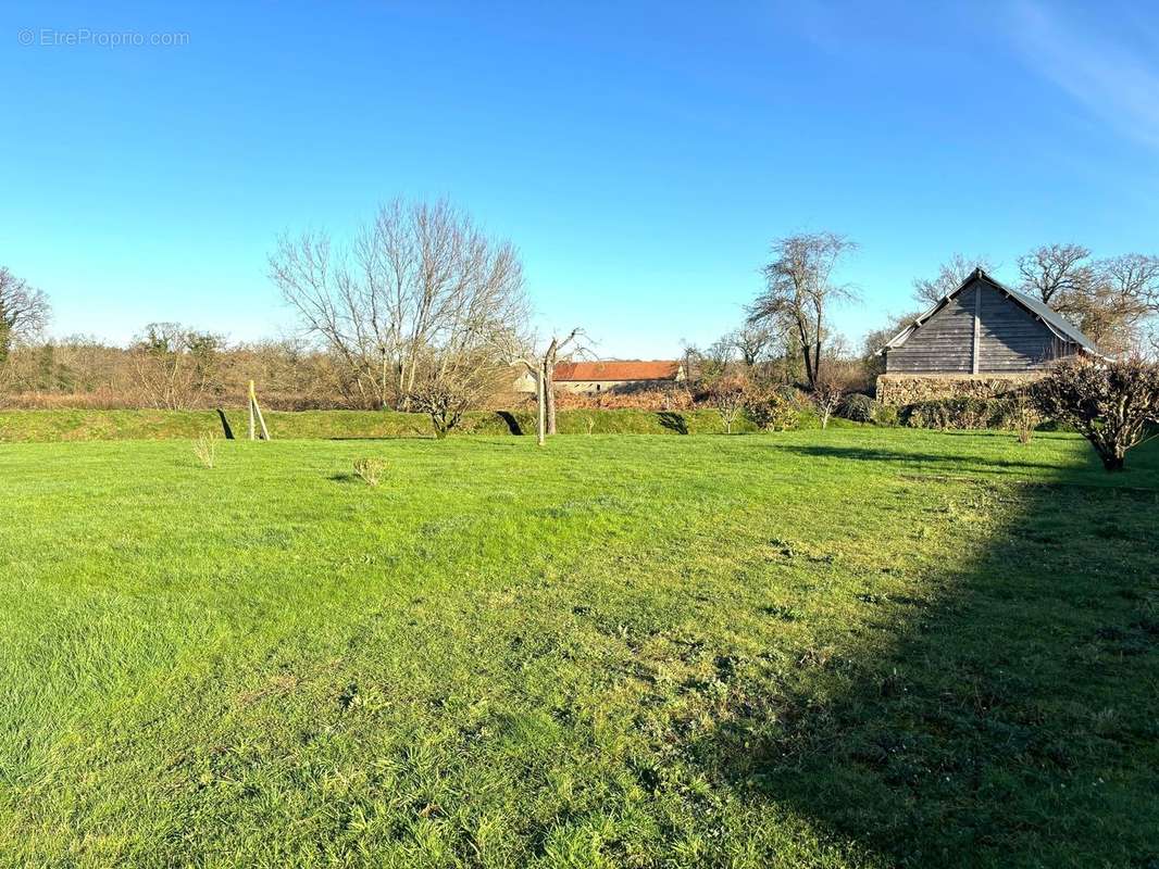 Le jardin.  - Maison à VARENGUEBEC