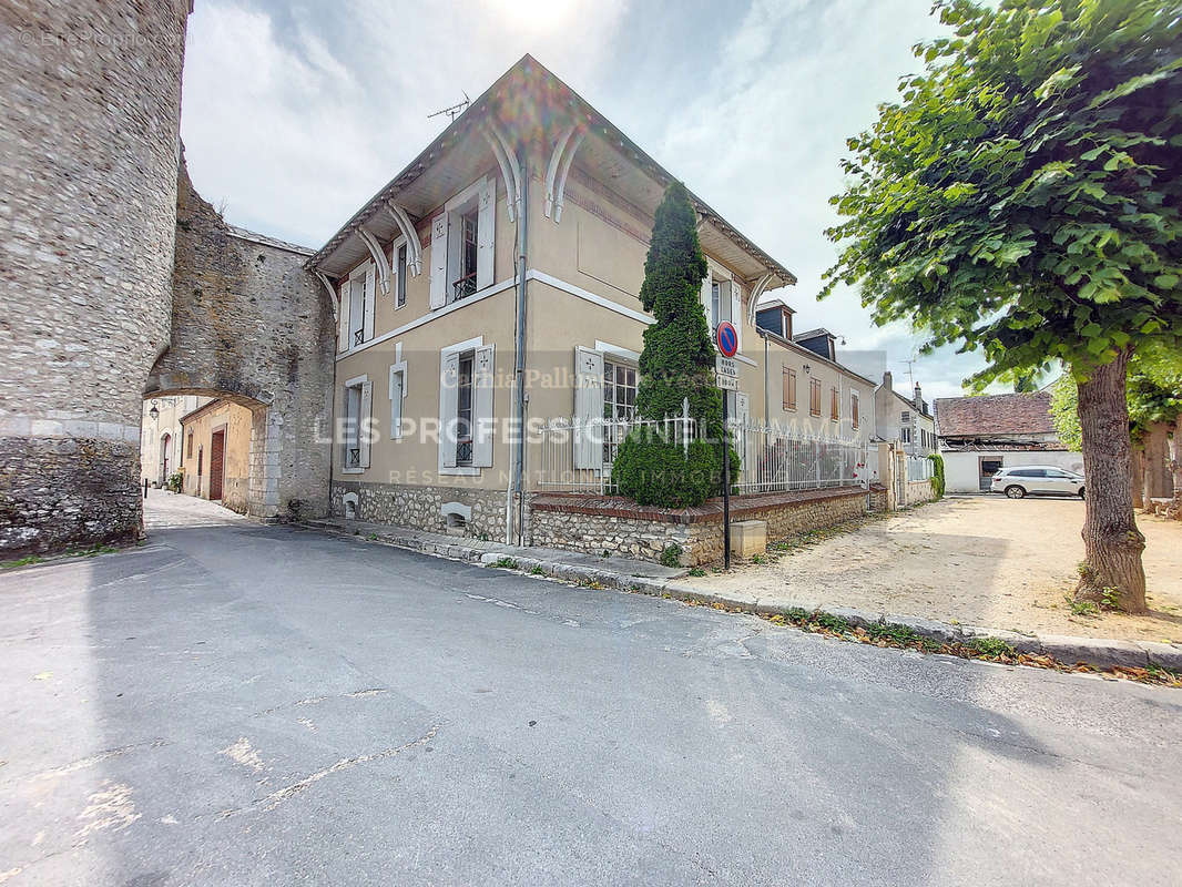 Maison à CHATILLON-COLIGNY