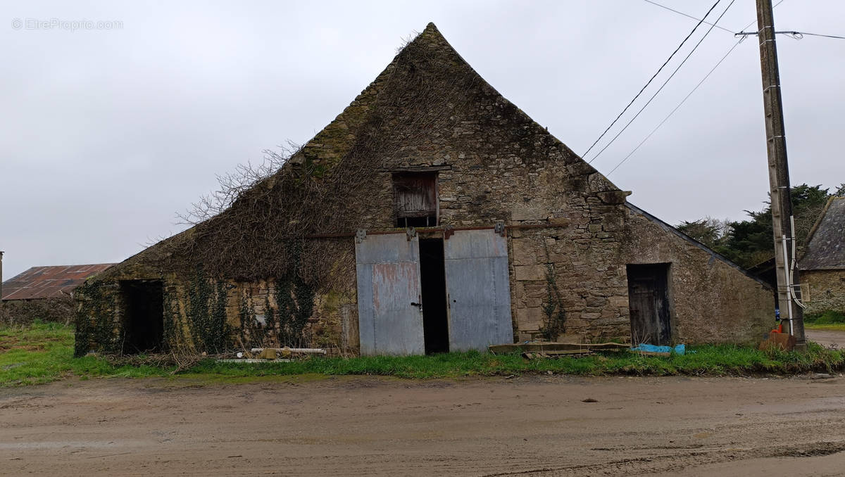 Parking à NIVILLAC