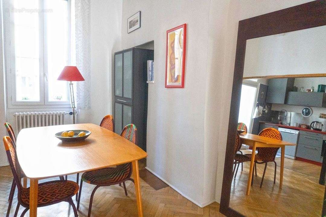 Appartement à MARSEILLE-1E