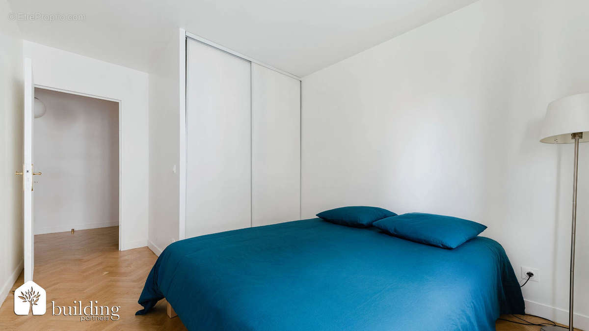 Appartement à COURBEVOIE