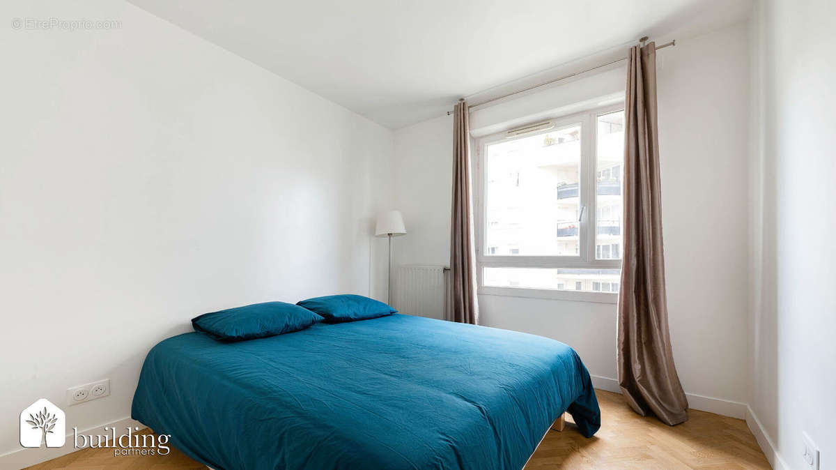 Appartement à COURBEVOIE