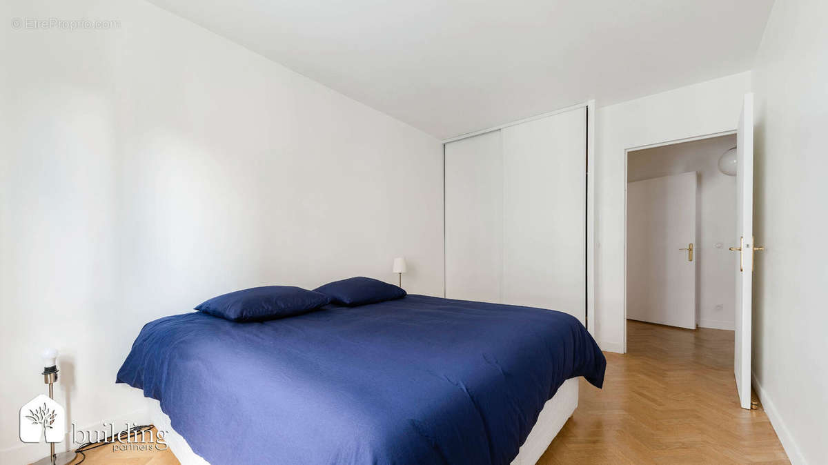 Appartement à COURBEVOIE