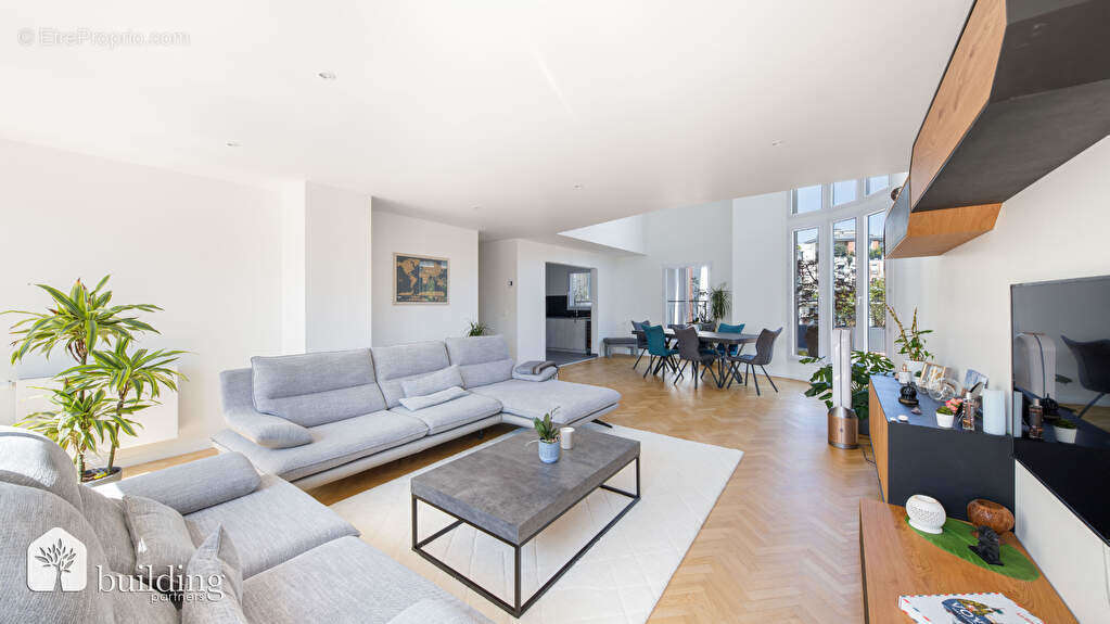 Appartement à COURBEVOIE