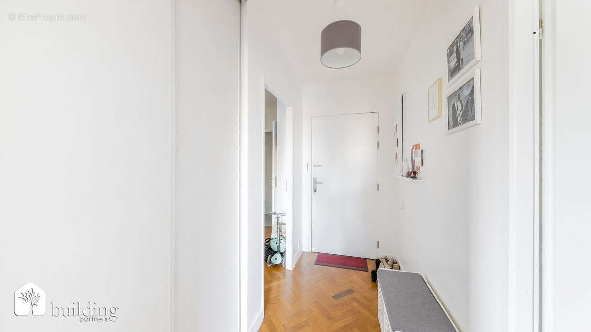 Appartement à COURBEVOIE