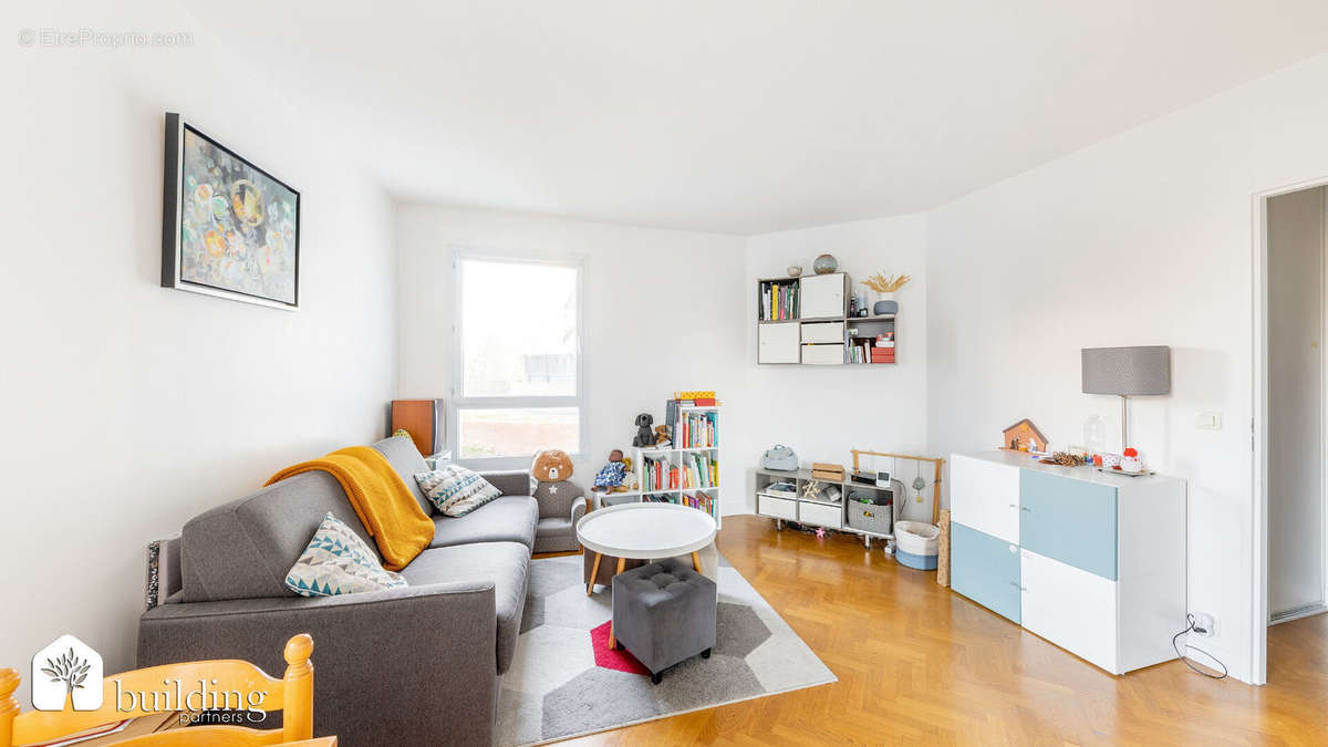 Appartement à COURBEVOIE