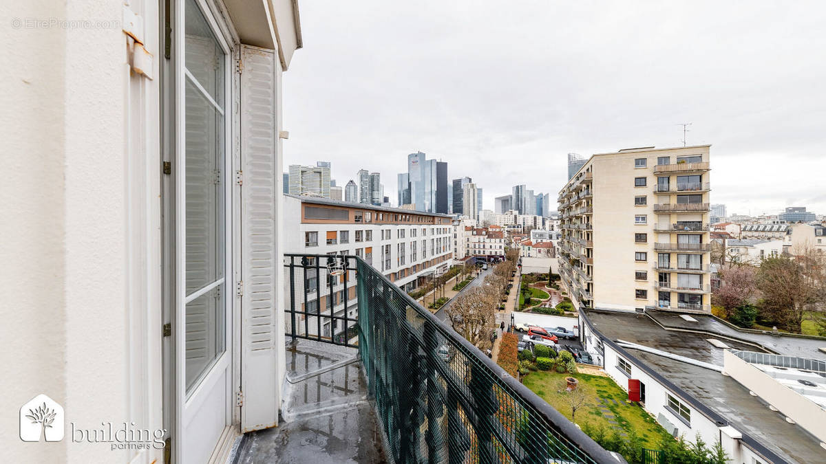 Appartement à COURBEVOIE