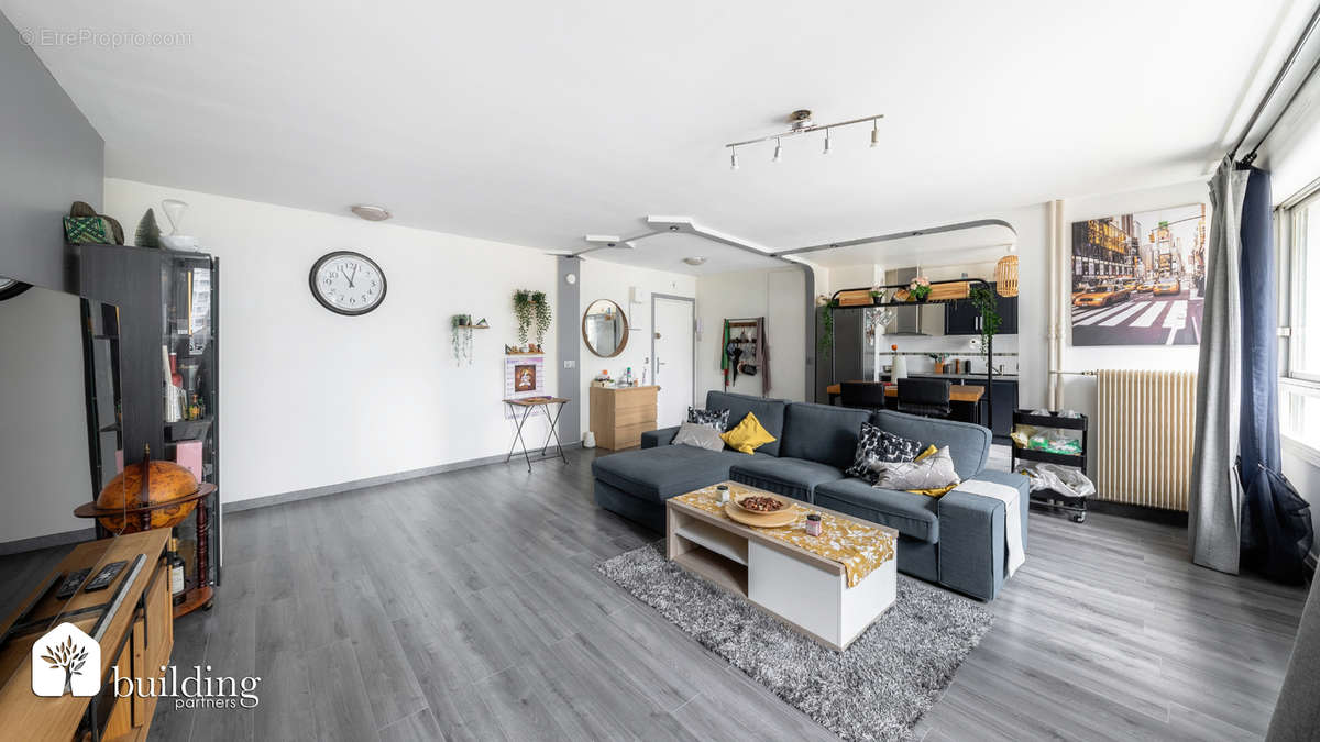 Appartement à COURBEVOIE