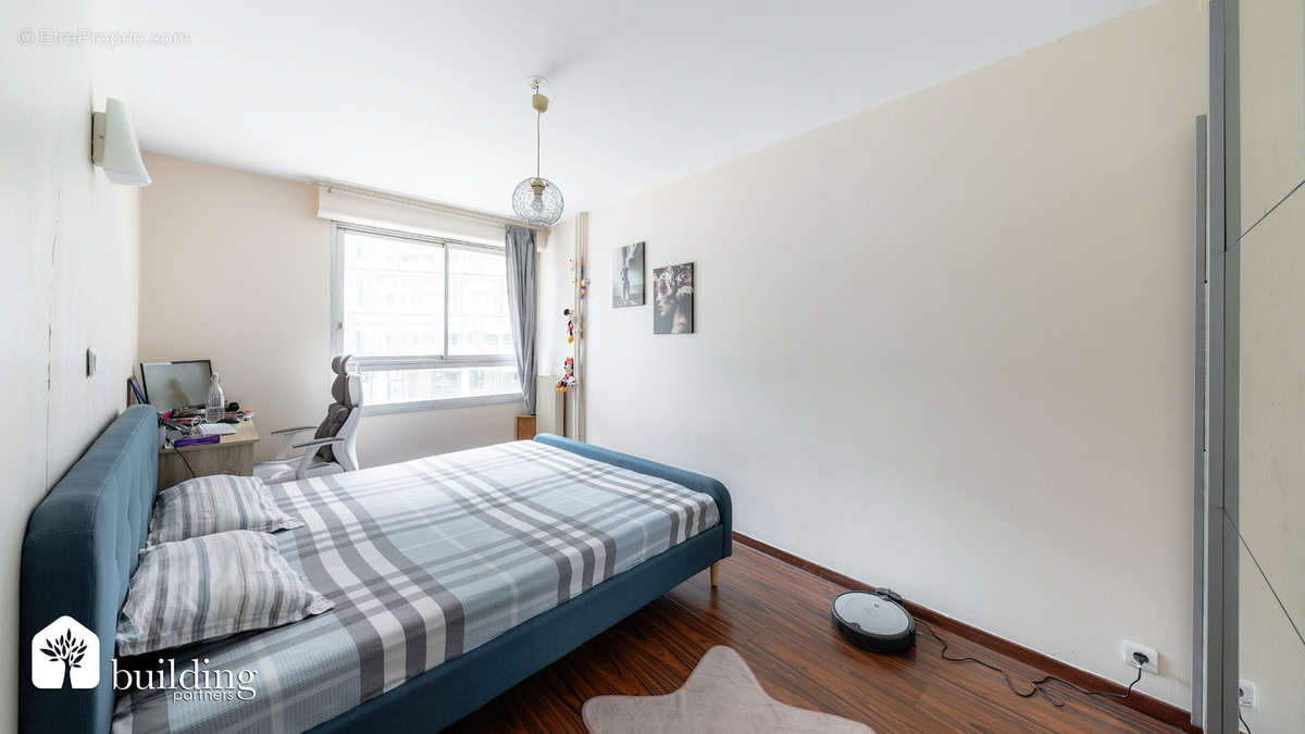 Appartement à COURBEVOIE