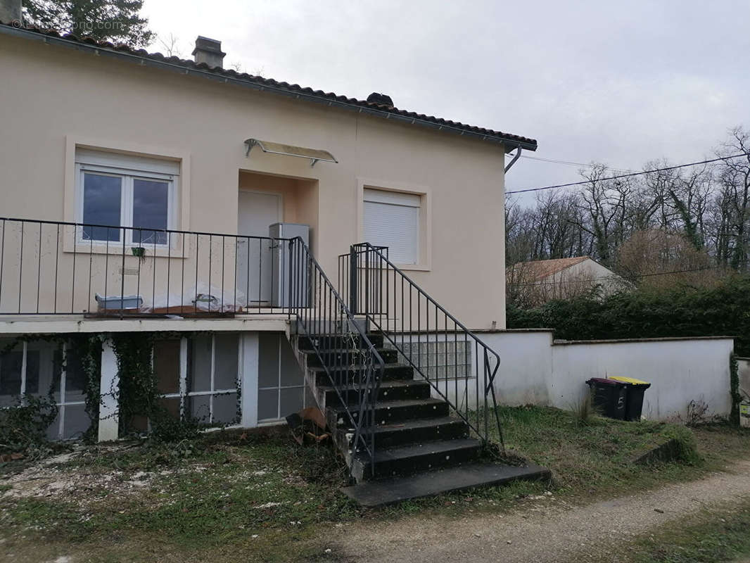 Appartement à FLEAC