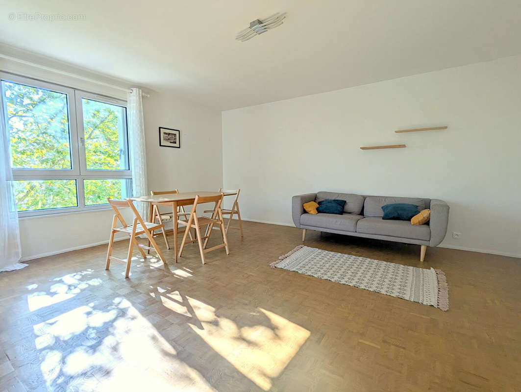 Appartement à MONTIGNY-LE-BRETONNEUX