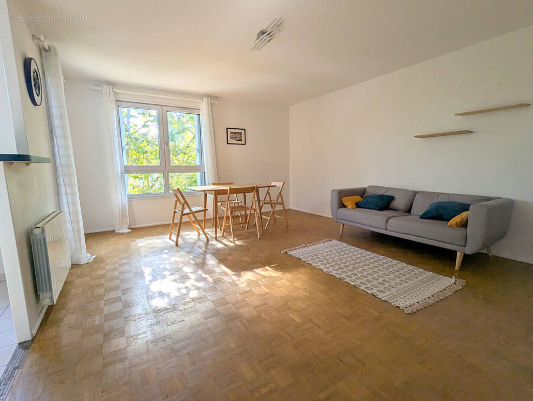 Appartement à MONTIGNY-LE-BRETONNEUX