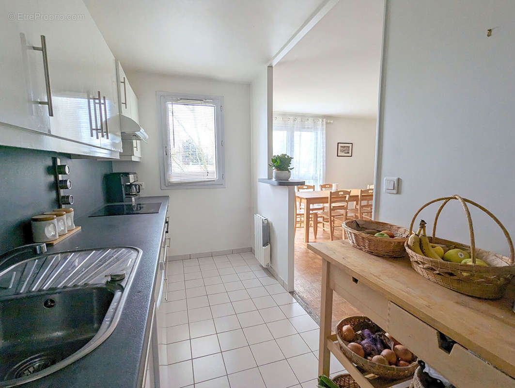 Appartement à MONTIGNY-LE-BRETONNEUX