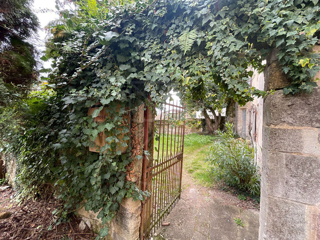 Maison à SAINT-EMILION