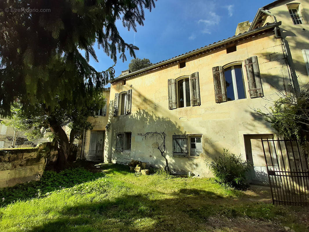 Maison à SAINT-EMILION