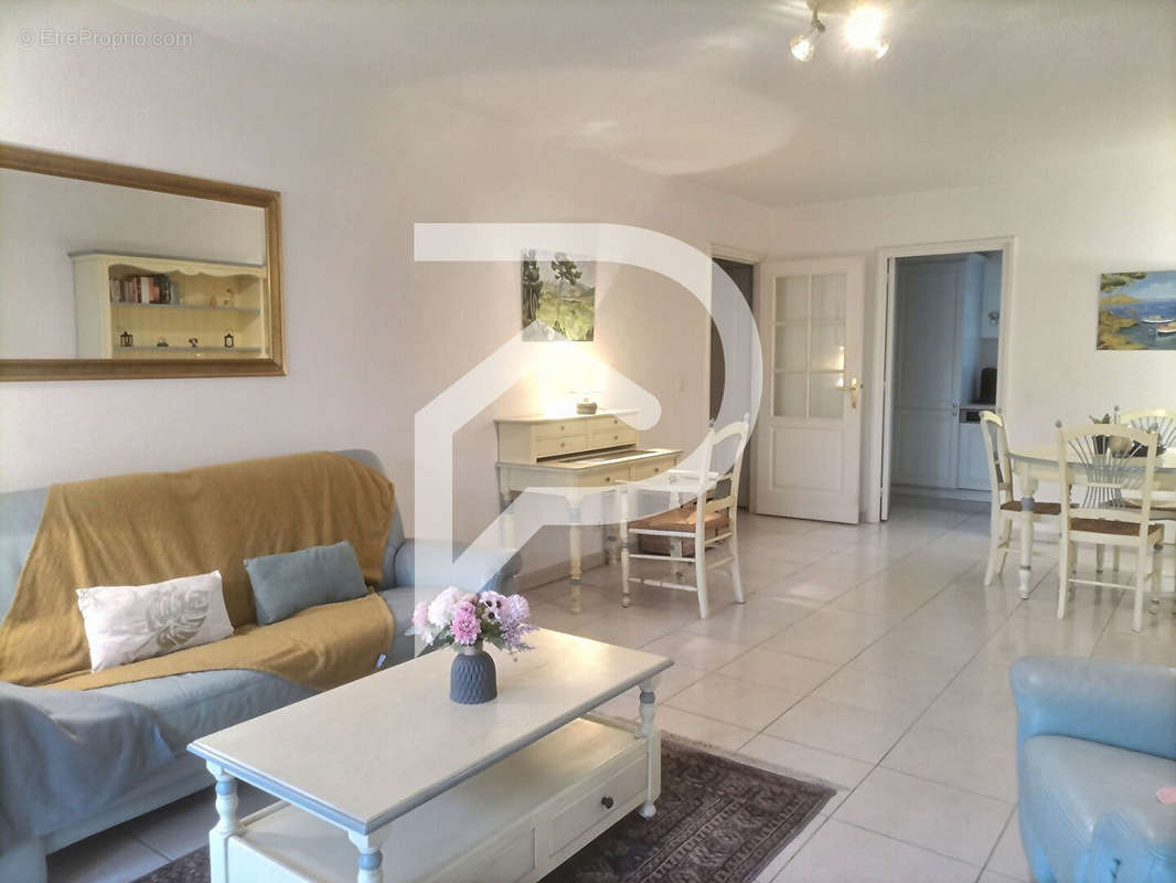 Appartement à FREJUS