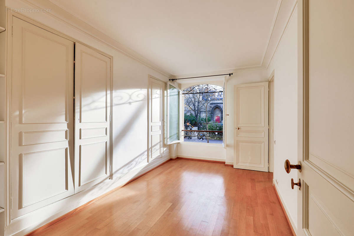 Appartement à PARIS-5E