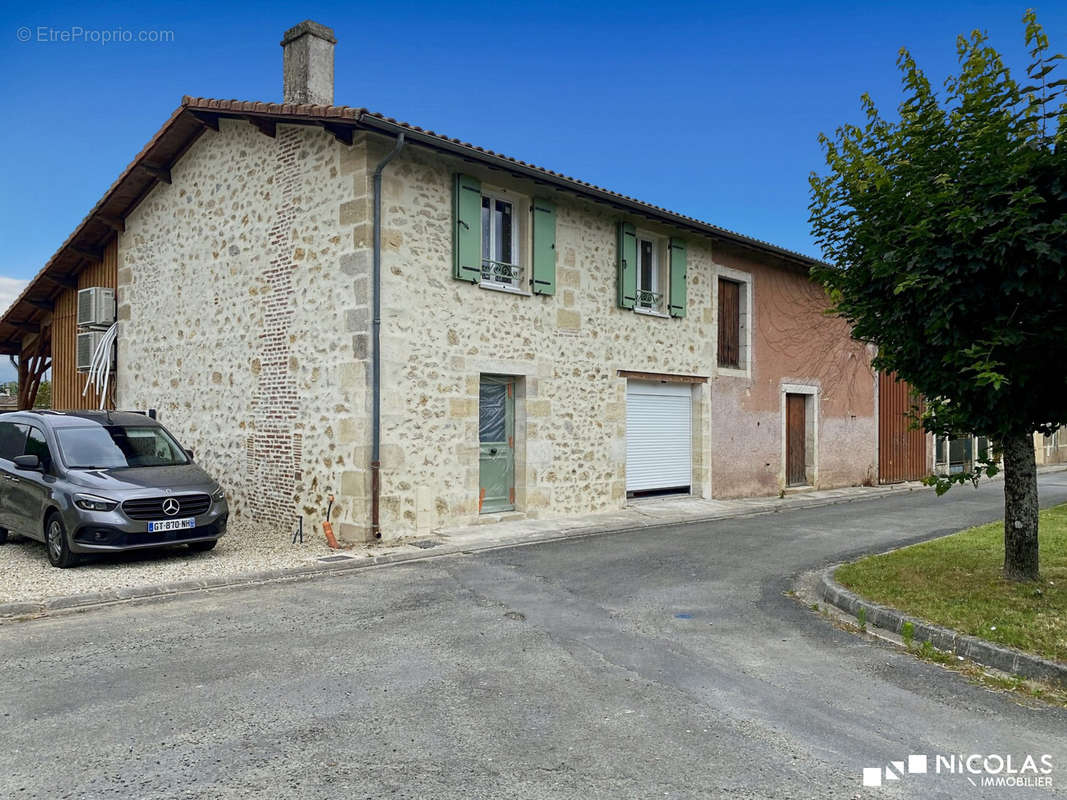 Maison à VIRELADE