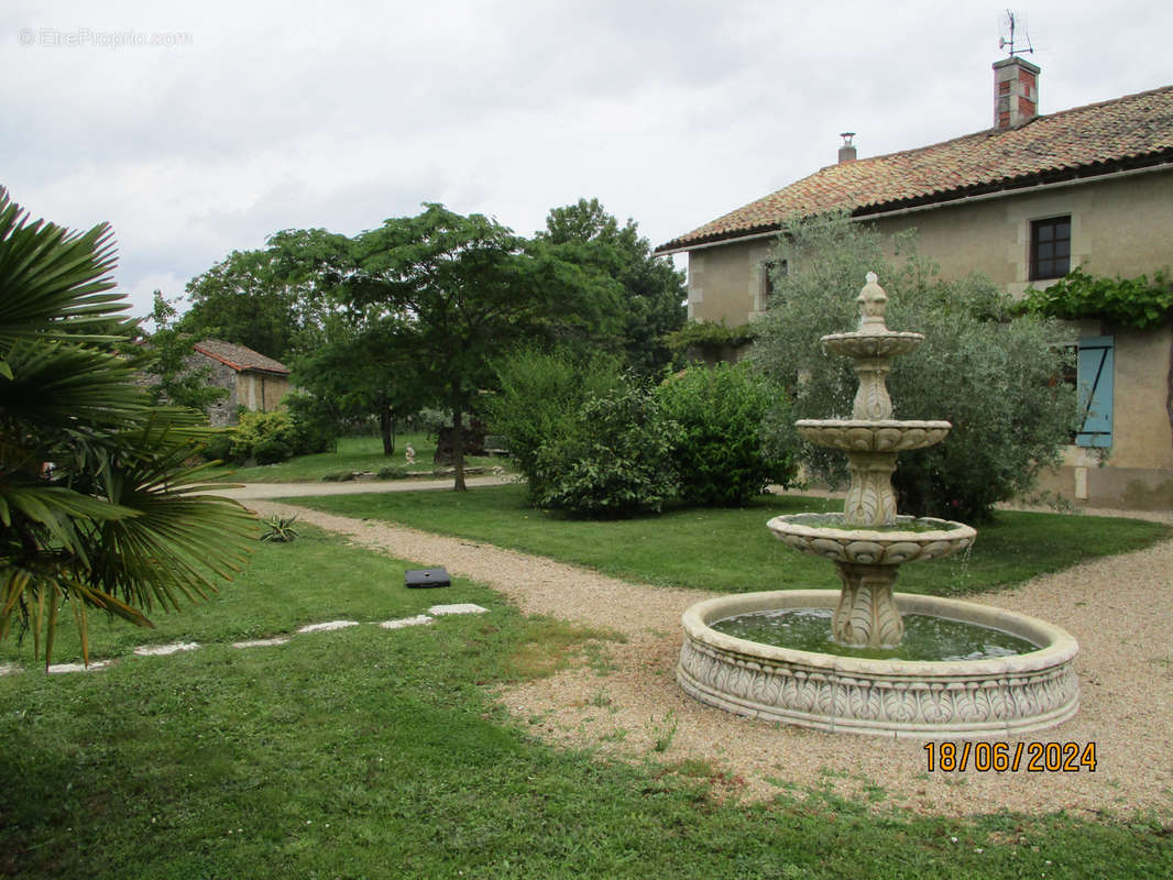 Maison à CEAUX-EN-COUHE