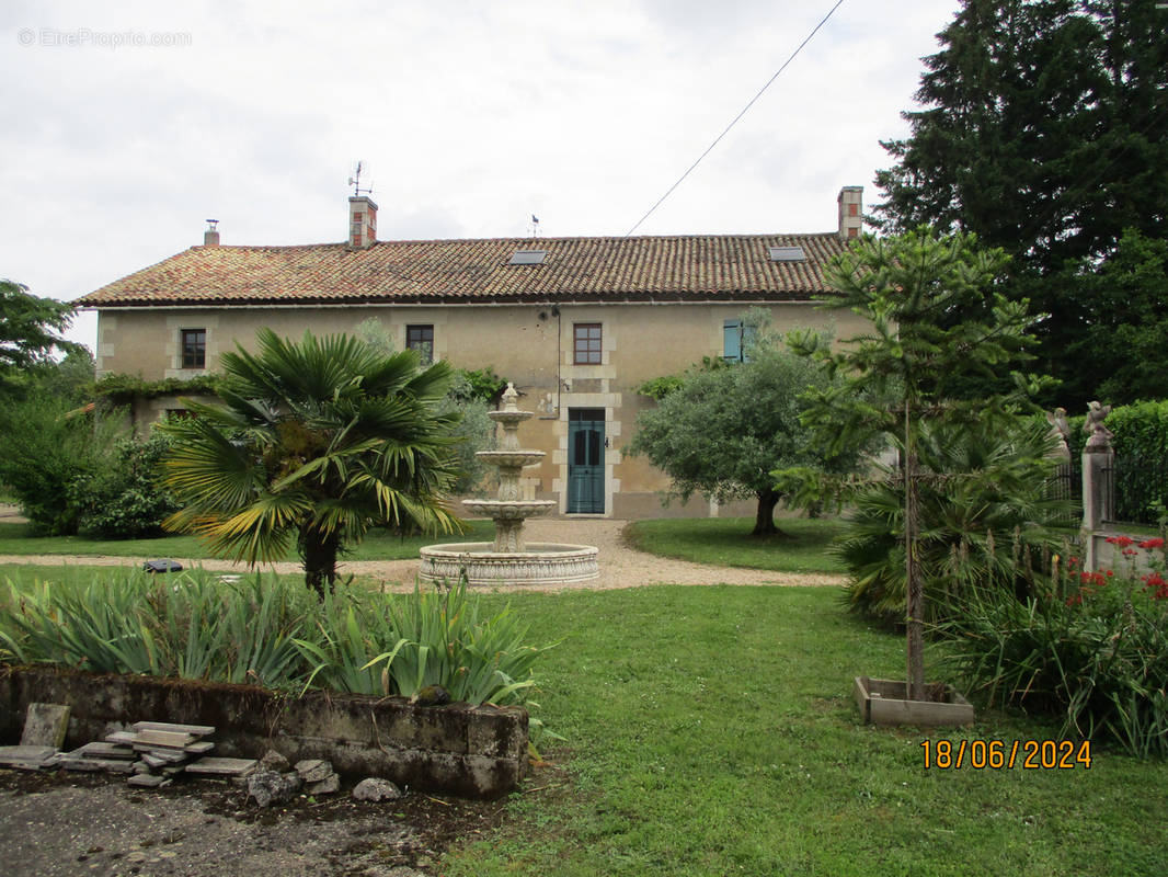 Maison à CEAUX-EN-COUHE