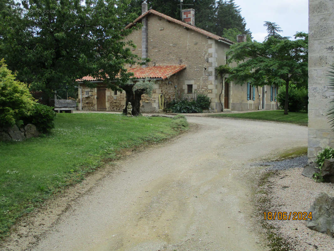 Maison à CEAUX-EN-COUHE