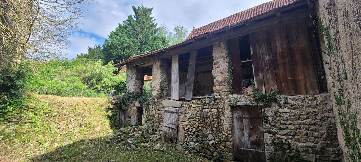 Maison à MAYRINHAC-LENTOUR