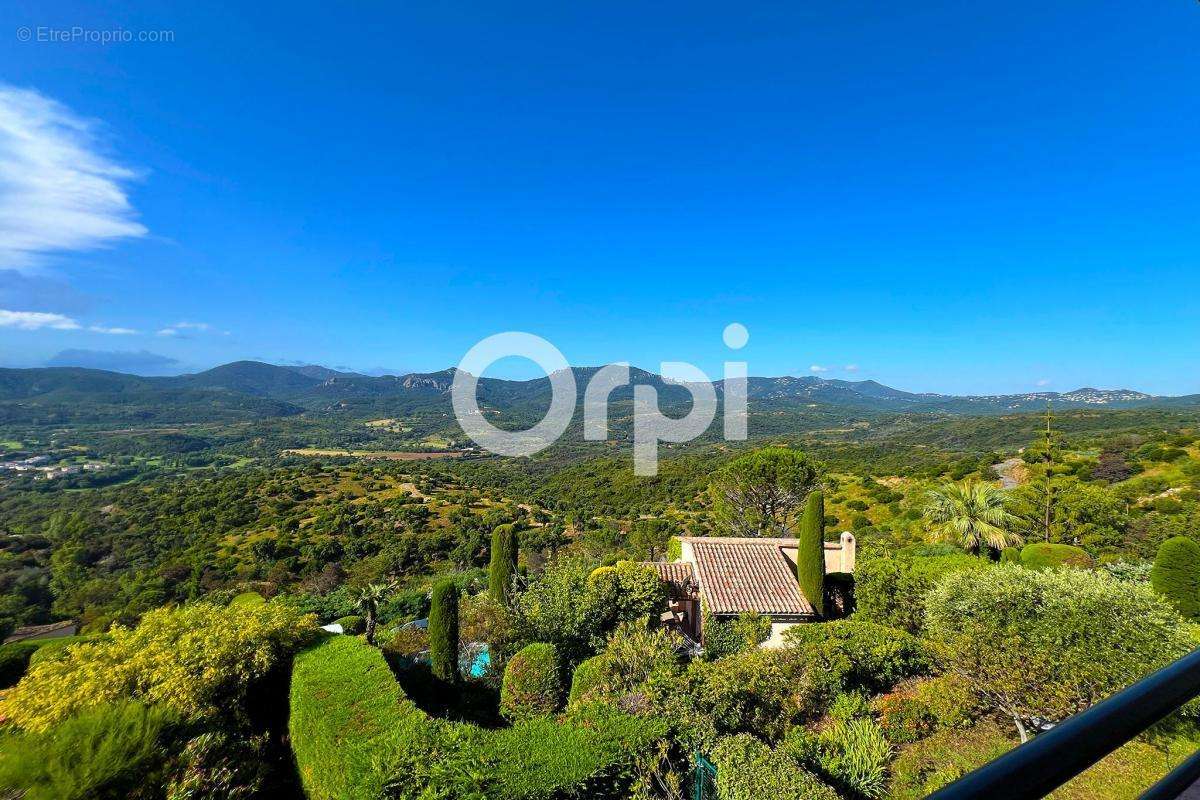 Appartement à MANDELIEU-LA-NAPOULE