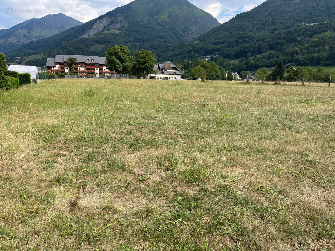 Terrain à LUZ-SAINT-SAUVEUR