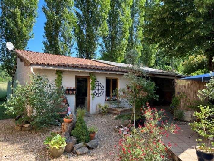 Maison à NANTEUIL-EN-VALLEE