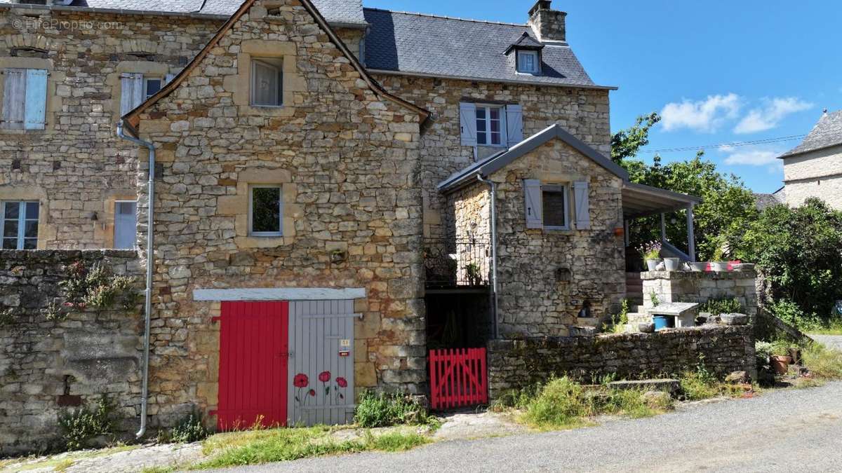 Maison à MARCILLAC-VALLON