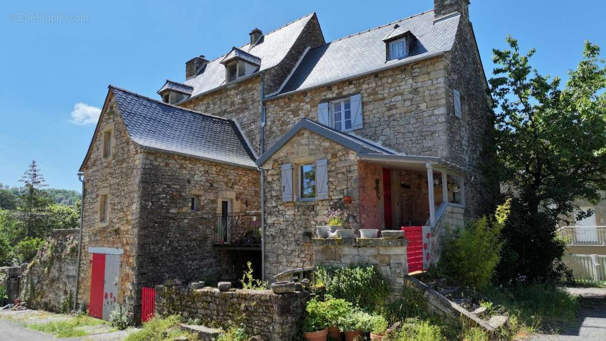 Maison à MARCILLAC-VALLON