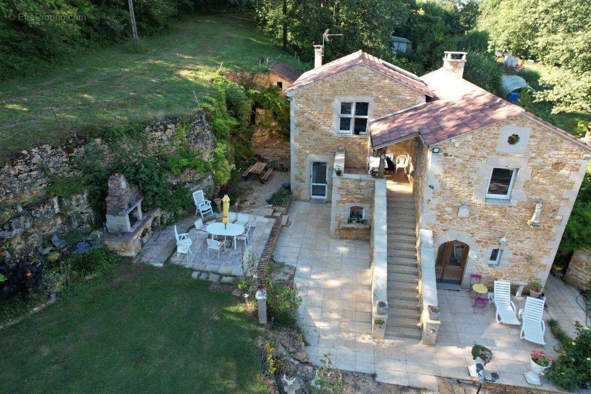 Maison à PUY-L&#039;EVEQUE