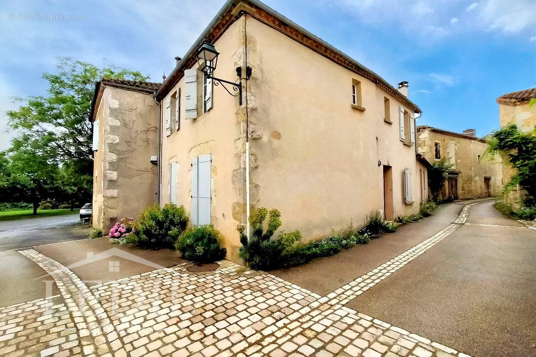 Maison à LAGARDERE