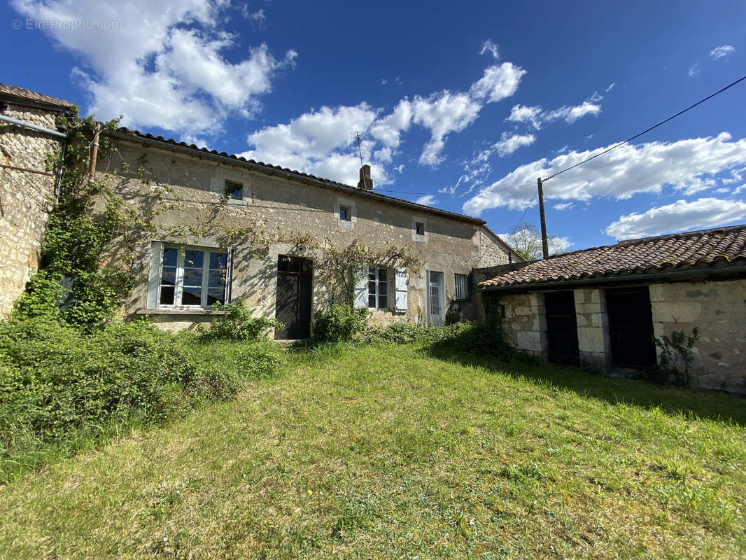 Maison à LA ROCHEFOUCAULD