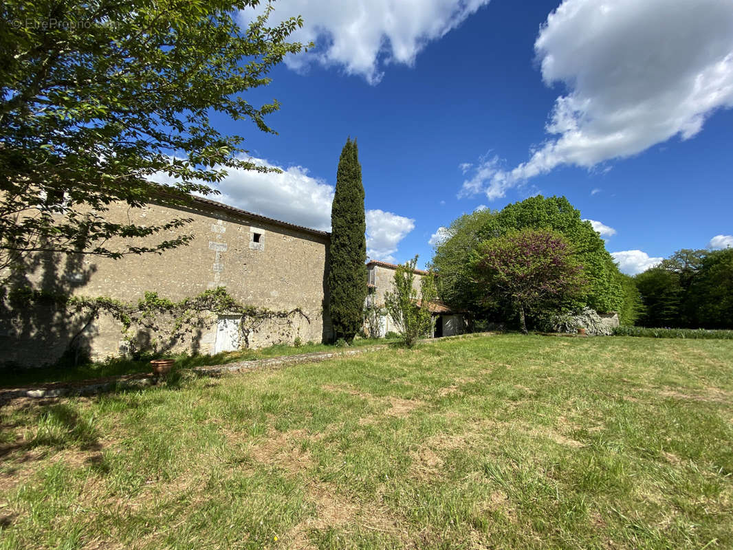 Maison à LA ROCHEFOUCAULD