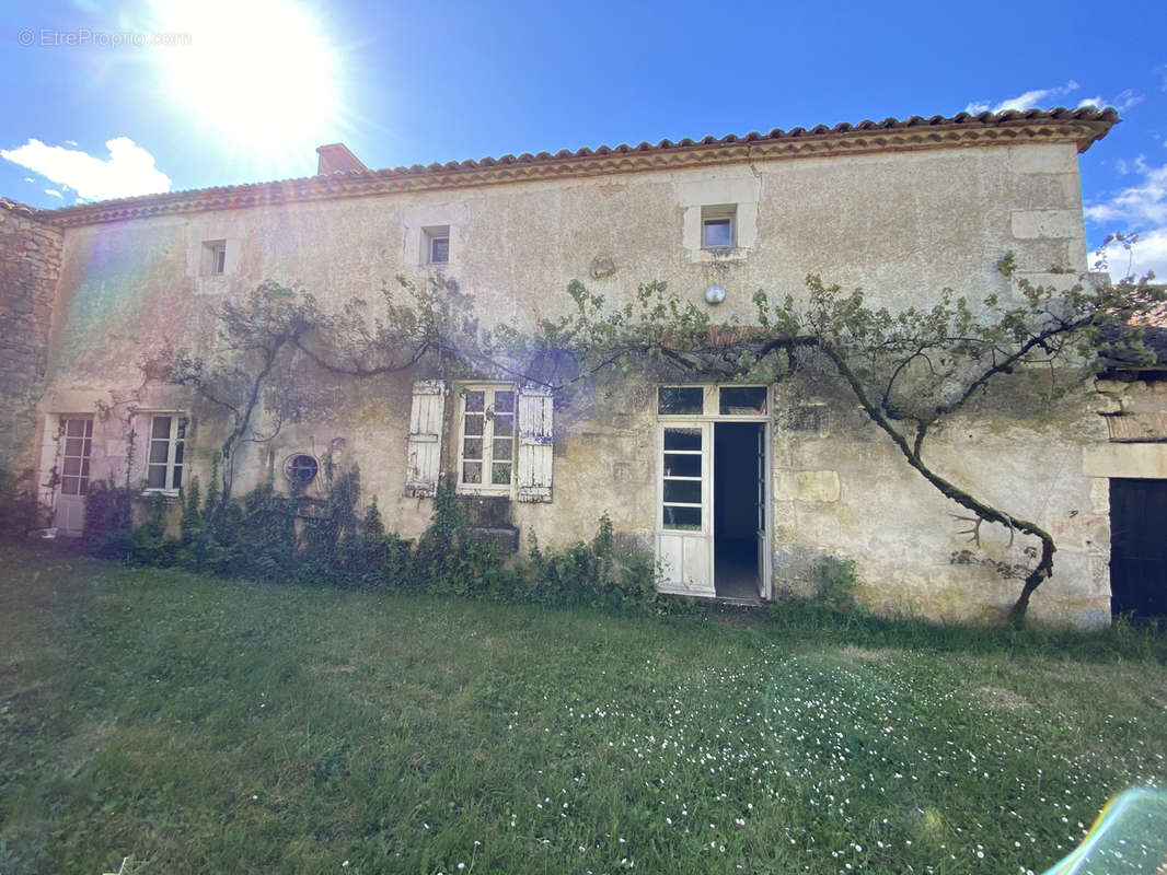 Maison à LA ROCHEFOUCAULD