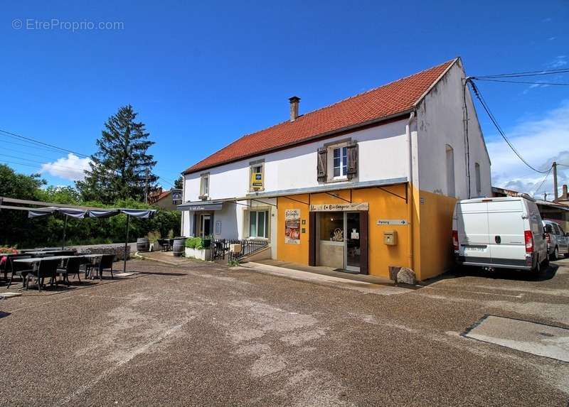 Appartement à ASNANS-BEAUVOISIN