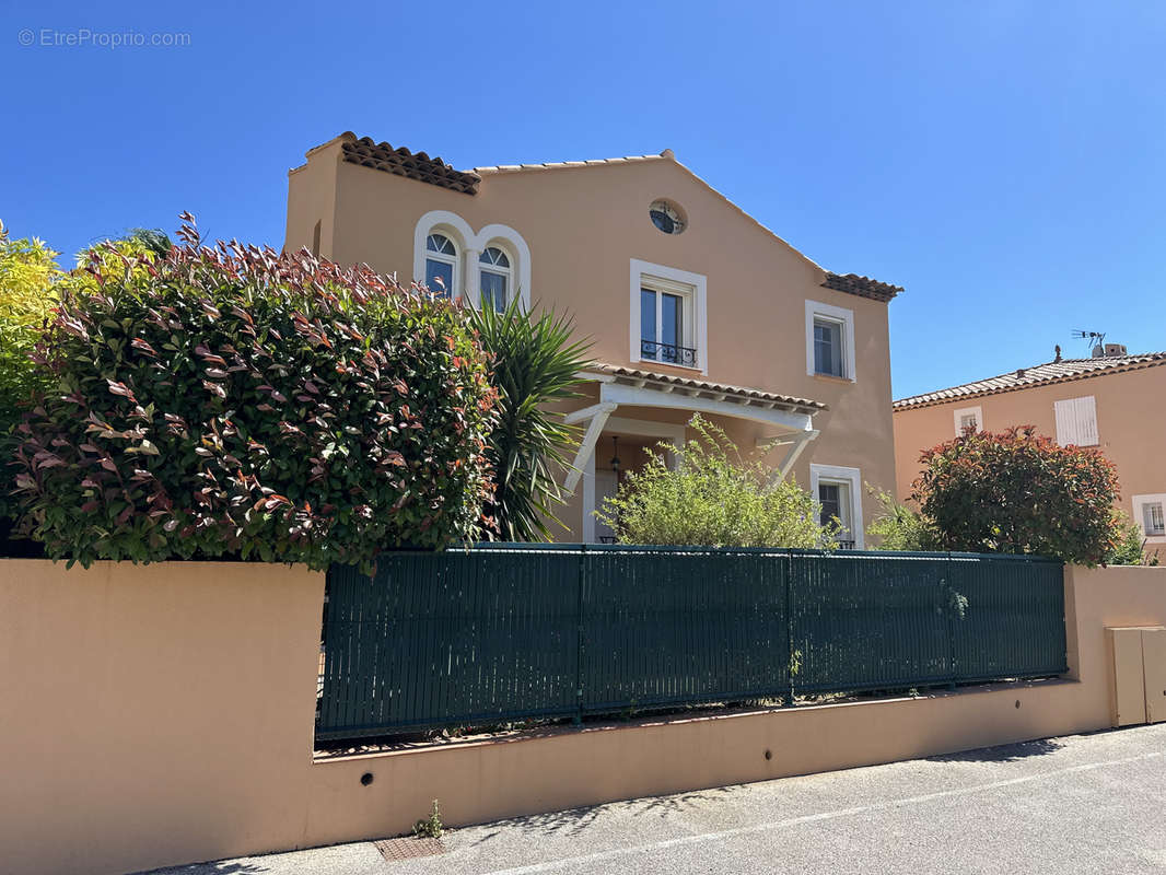 Maison à HYERES