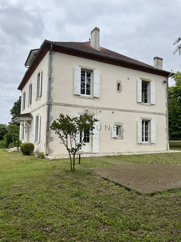 Maison à LAYRAC