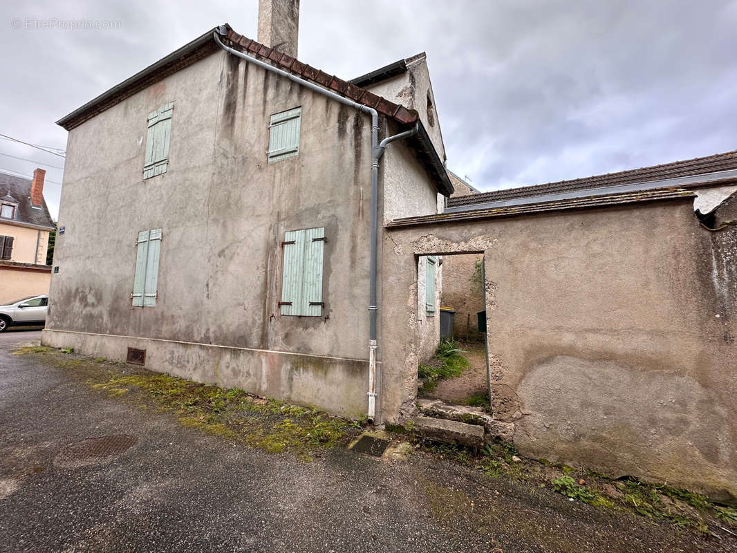 Maison à SAINT-GERAND-LE-PUY