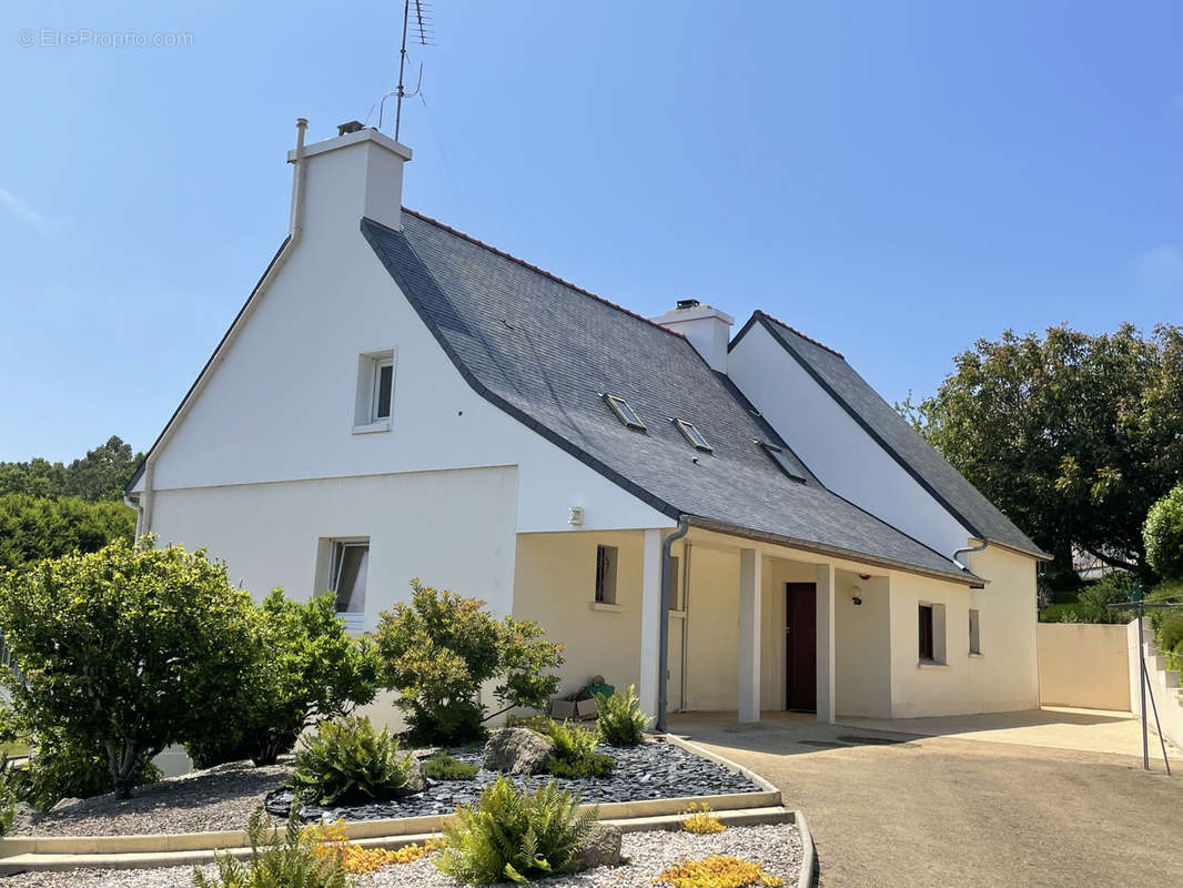 Maison à PLOUGUIEL