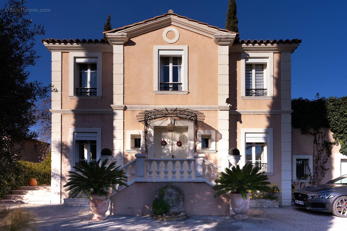 Maison à LE MUY