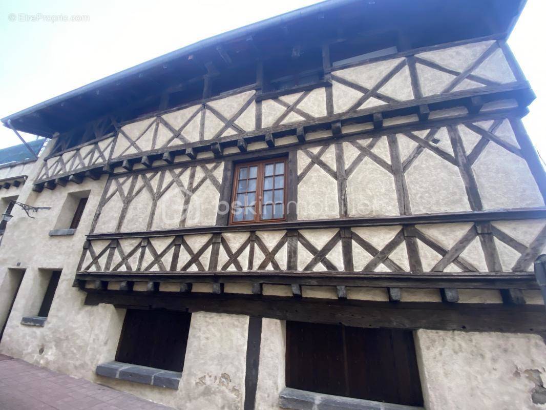 Maison à REGNY